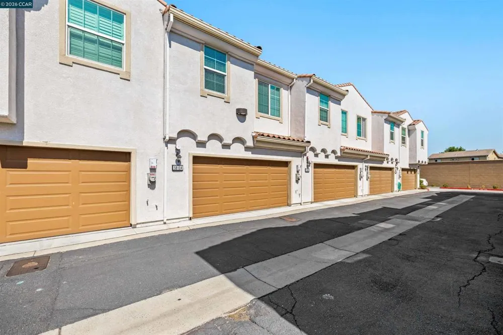 5301 E Commerce Way #58104 Sacramento, CA 95835