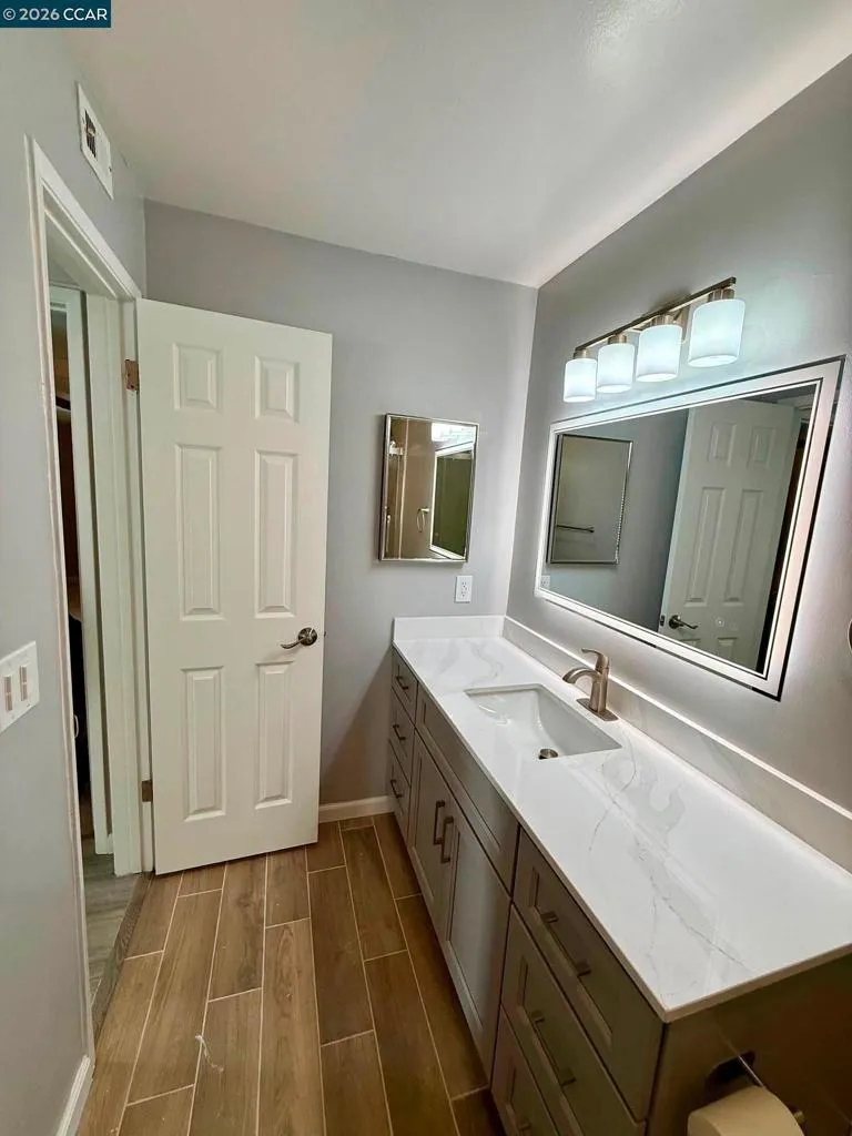 330 Civic Walnut Creek, CA 94596