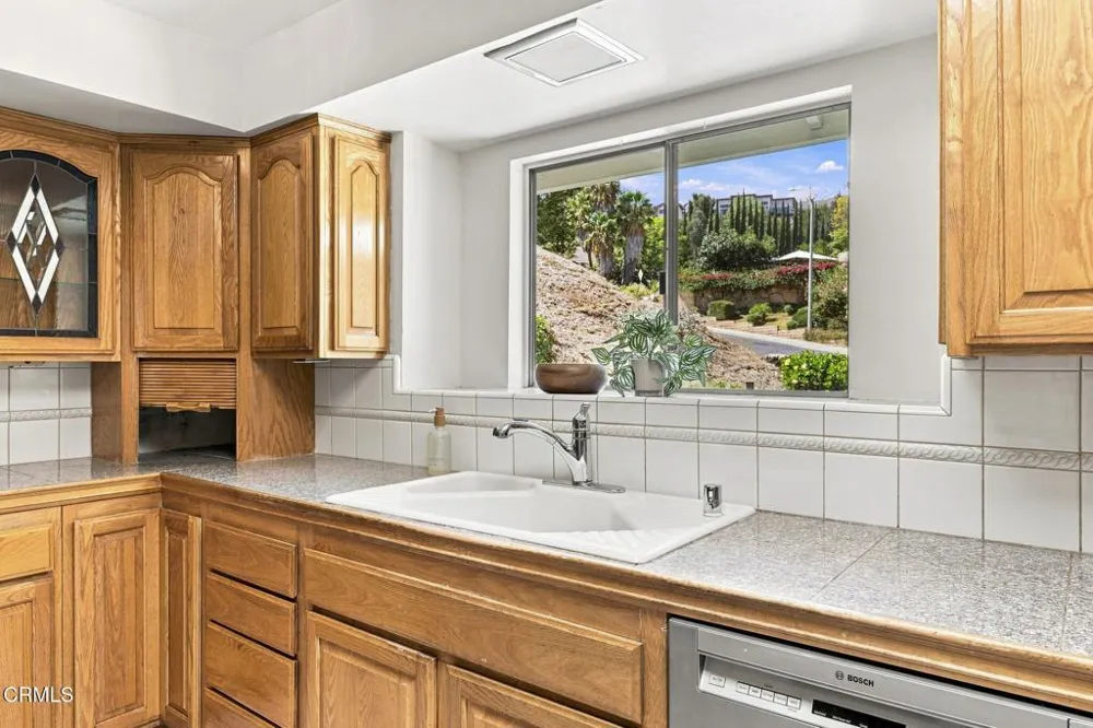 560 6th Street Santa Paula, CA 93060