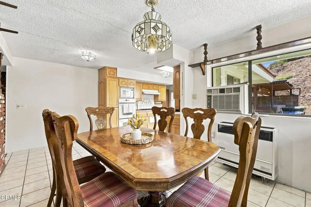 560 6th Street Santa Paula, CA 93060