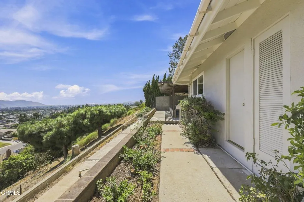 560 6th Street Santa Paula, CA 93060