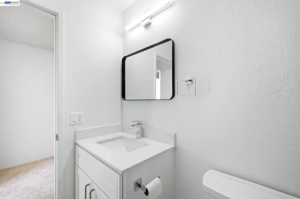 10401 Shaw St #401 Oakland, CA 94605