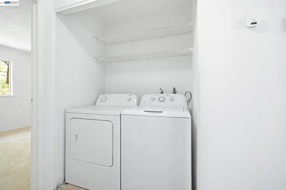 10401 Shaw St #401 Oakland, CA 94605
