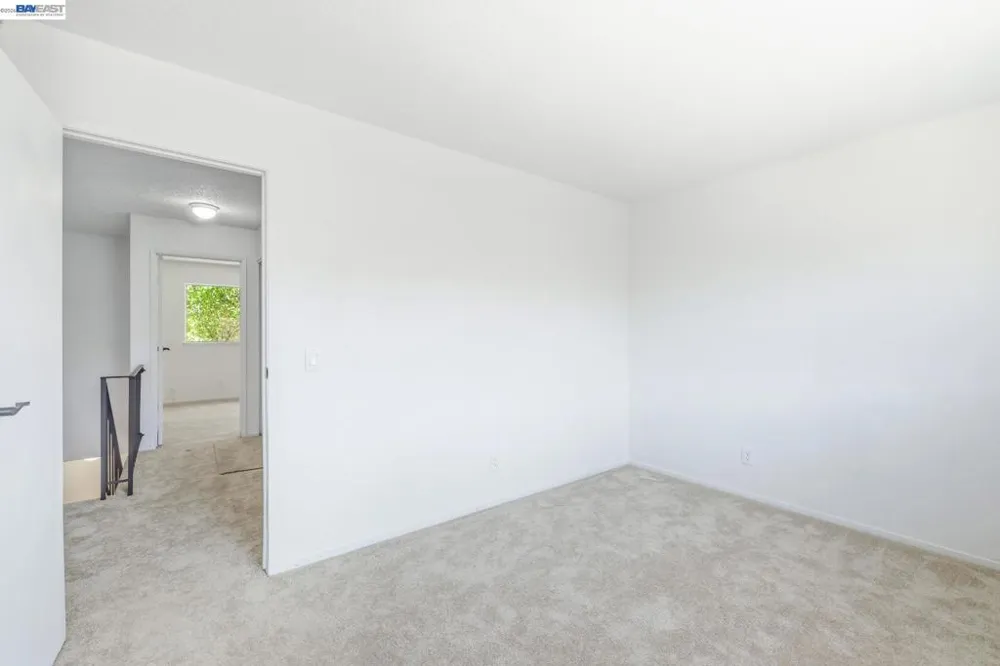 10401 Shaw St #401 Oakland, CA 94605