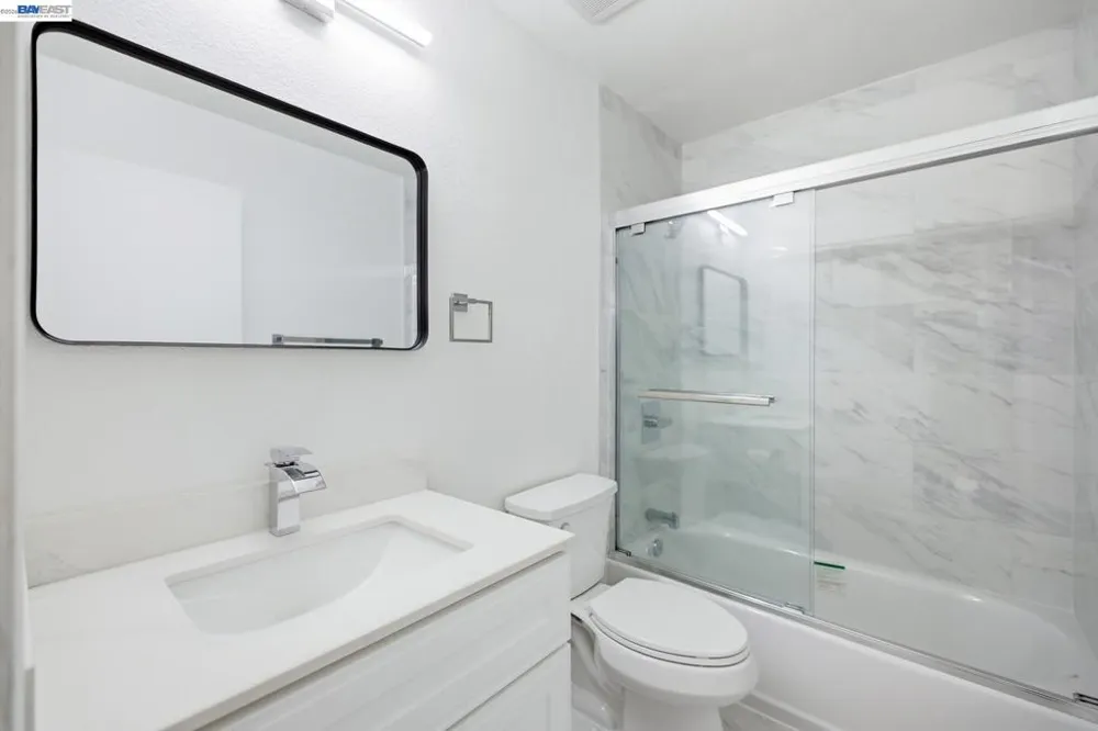 10401 Shaw St #401 Oakland, CA 94605