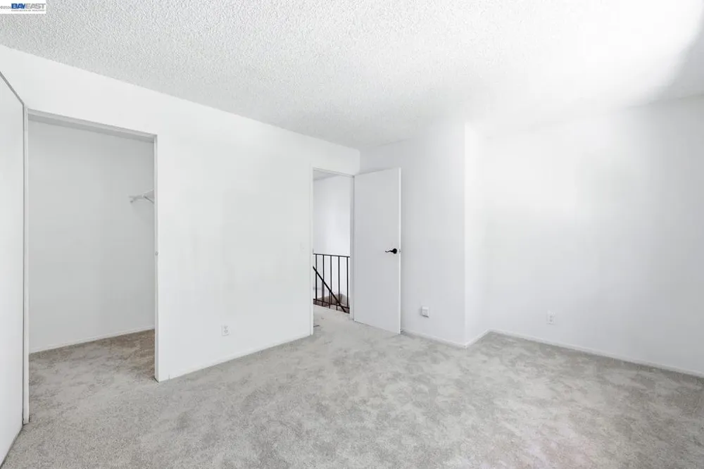 10401 Shaw St #401 Oakland, CA 94605