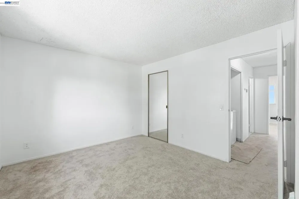 10401 Shaw St #401 Oakland, CA 94605