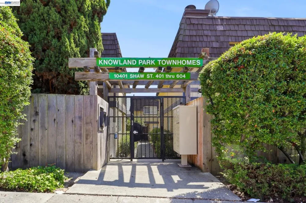 10401 Shaw St #401 Oakland, CA 94605