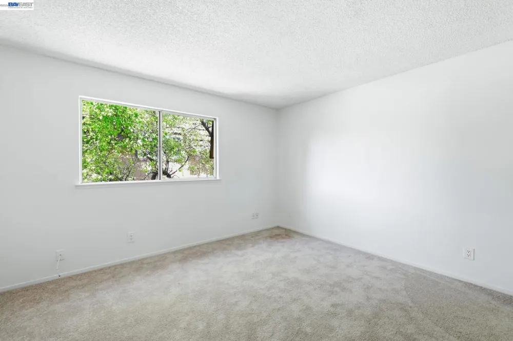 10401 Shaw St #401 Oakland, CA 94605