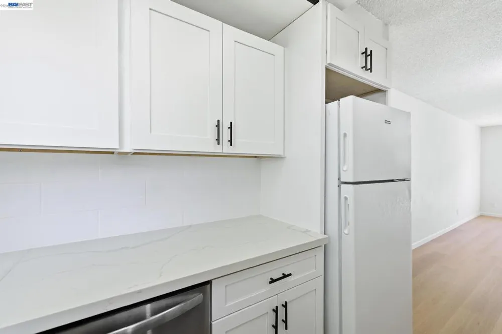 10401 Shaw St #401 Oakland, CA 94605
