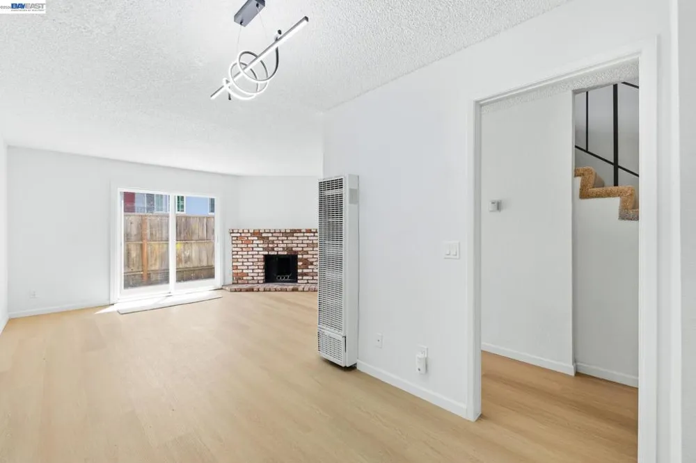 10401 Shaw St #401 Oakland, CA 94605