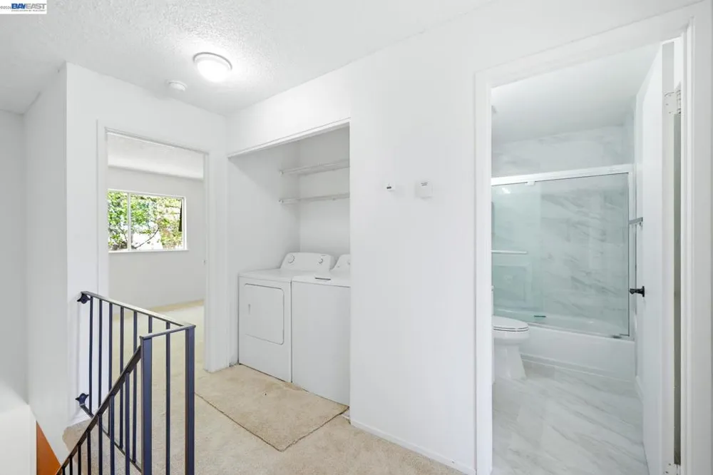 10401 Shaw St #401 Oakland, CA 94605