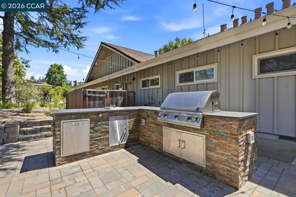 167 Miramonte Dr Moraga, CA 94556