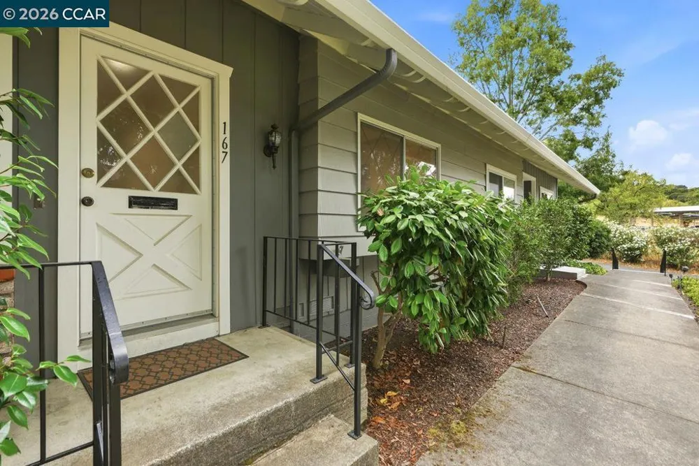 167 Miramonte Dr Moraga, CA 94556