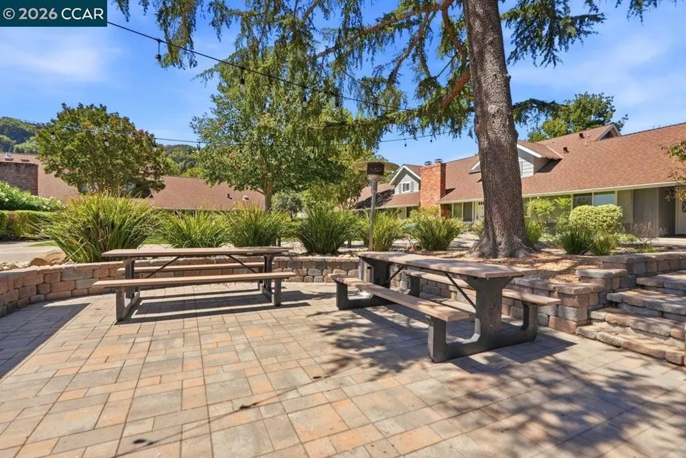 167 Miramonte Dr Moraga, CA 94556