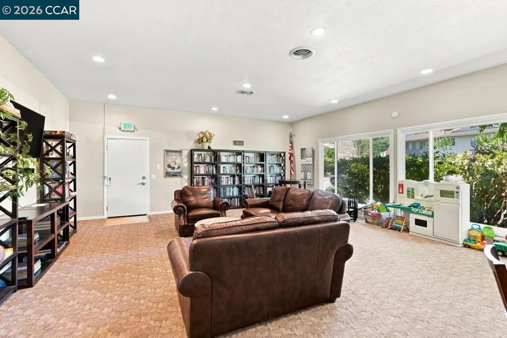 167 Miramonte Dr Moraga, CA 94556