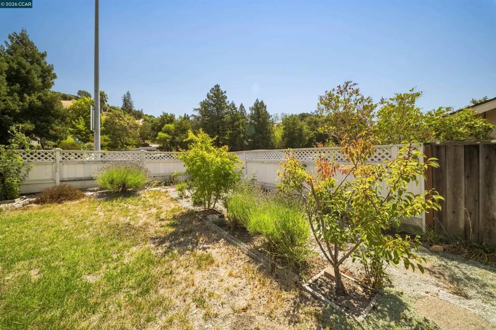 732 Moraga Rd Moraga, CA 94556