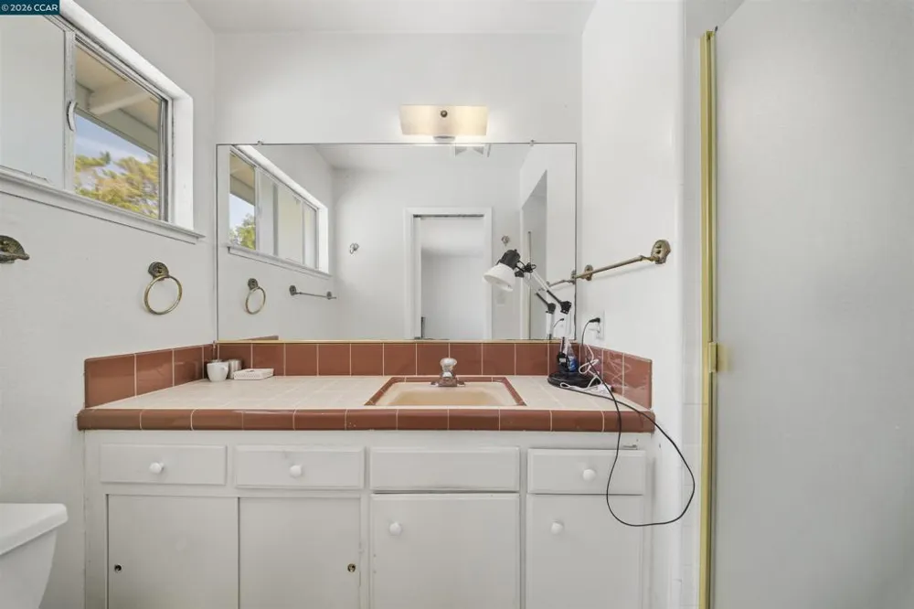 732 Moraga Rd Moraga, CA 94556