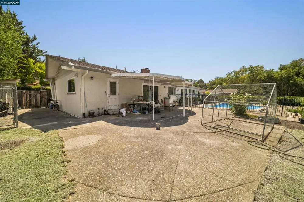 732 Moraga Rd Moraga, CA 94556