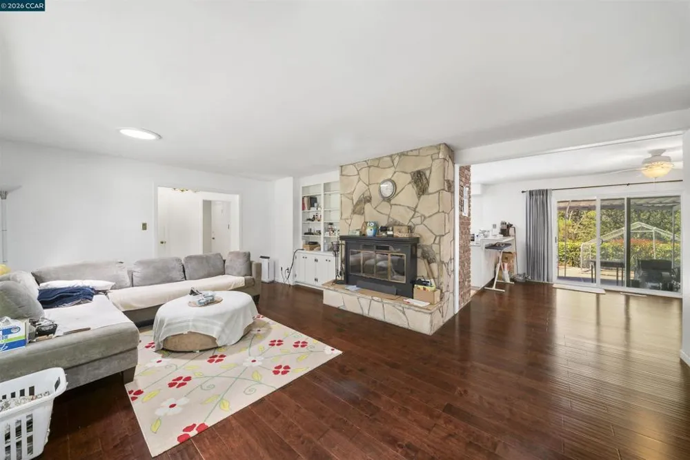 732 Moraga Rd Moraga, CA 94556
