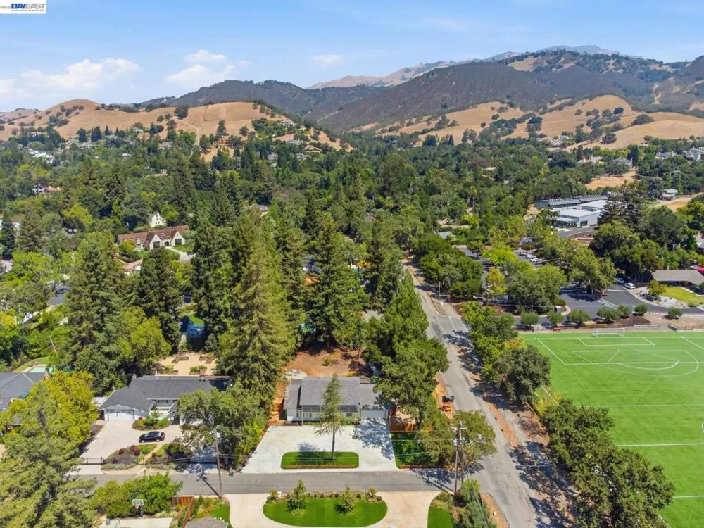 8 Calle Del Casarillo Diablo, CA 94528