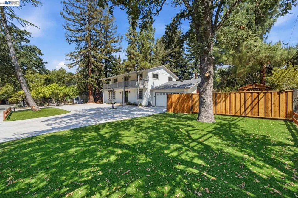 8 Calle Del Casarillo Diablo, CA 94528