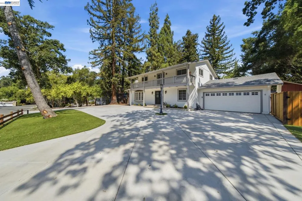 8 Calle Del Casarillo Diablo, CA 94528