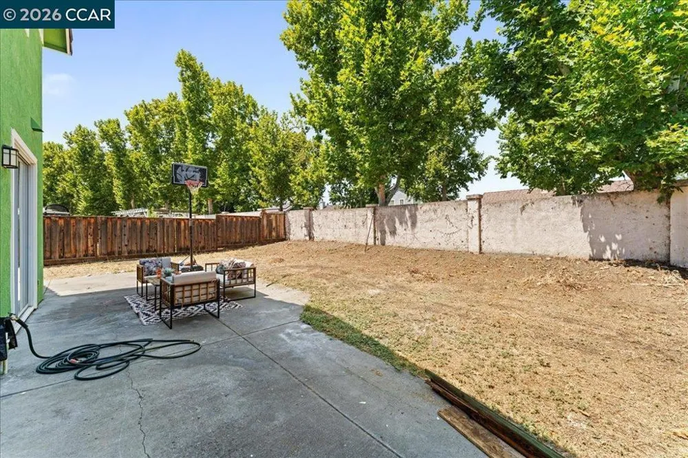 2304 Grassland Way Antioch, CA 94531
