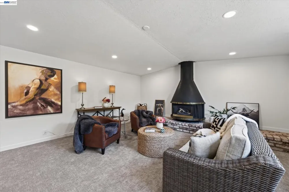 1787 Roxbury Dr Concord, CA 94519