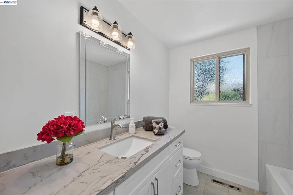 1787 Roxbury Dr Concord, CA 94519