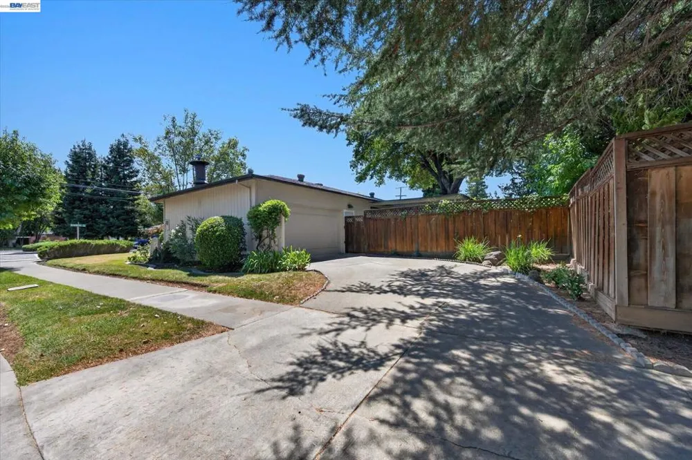 1787 Roxbury Dr Concord, CA 94519