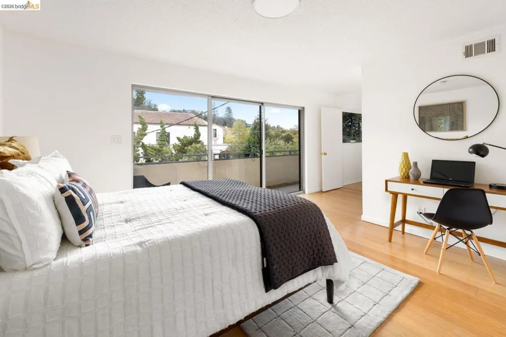 2614 Warring St #9 Berkeley, CA 94704