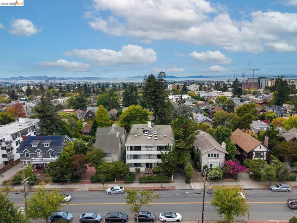 2614 Warring St #9 Berkeley, CA 94704