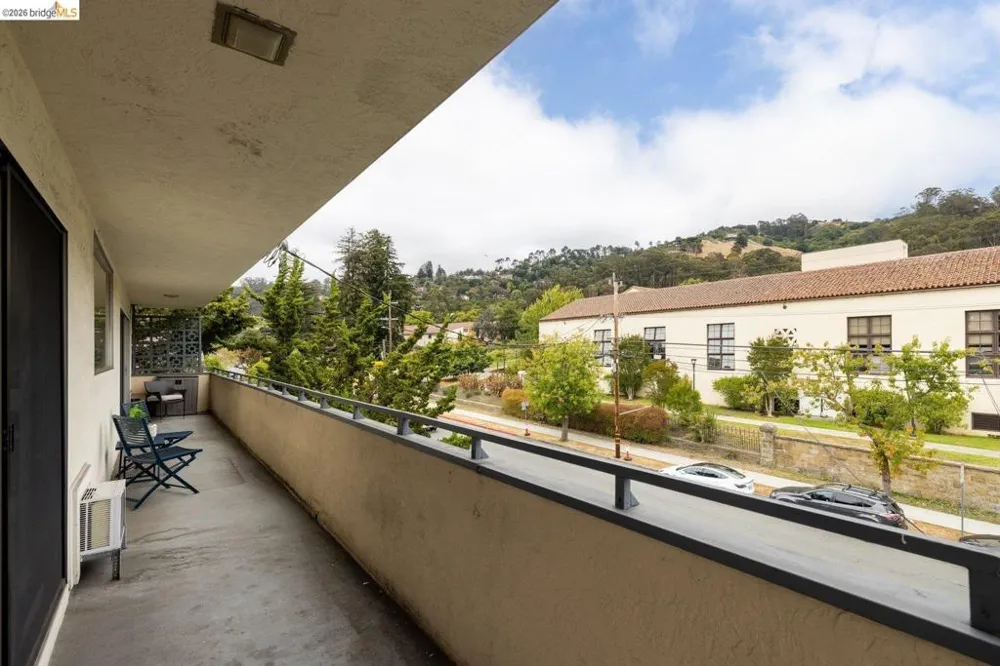 2614 Warring St #9 Berkeley, CA 94704