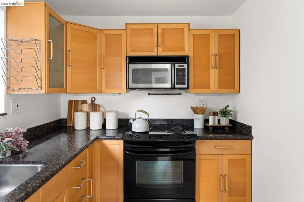2614 Warring St #9 Berkeley, CA 94704