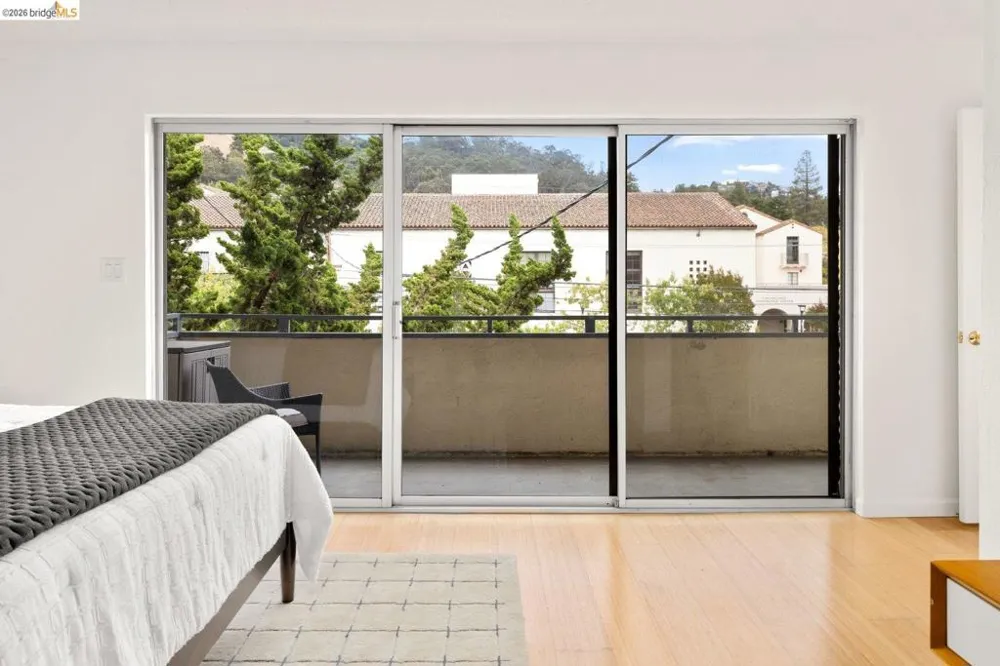 2614 Warring St #9 Berkeley, CA 94704