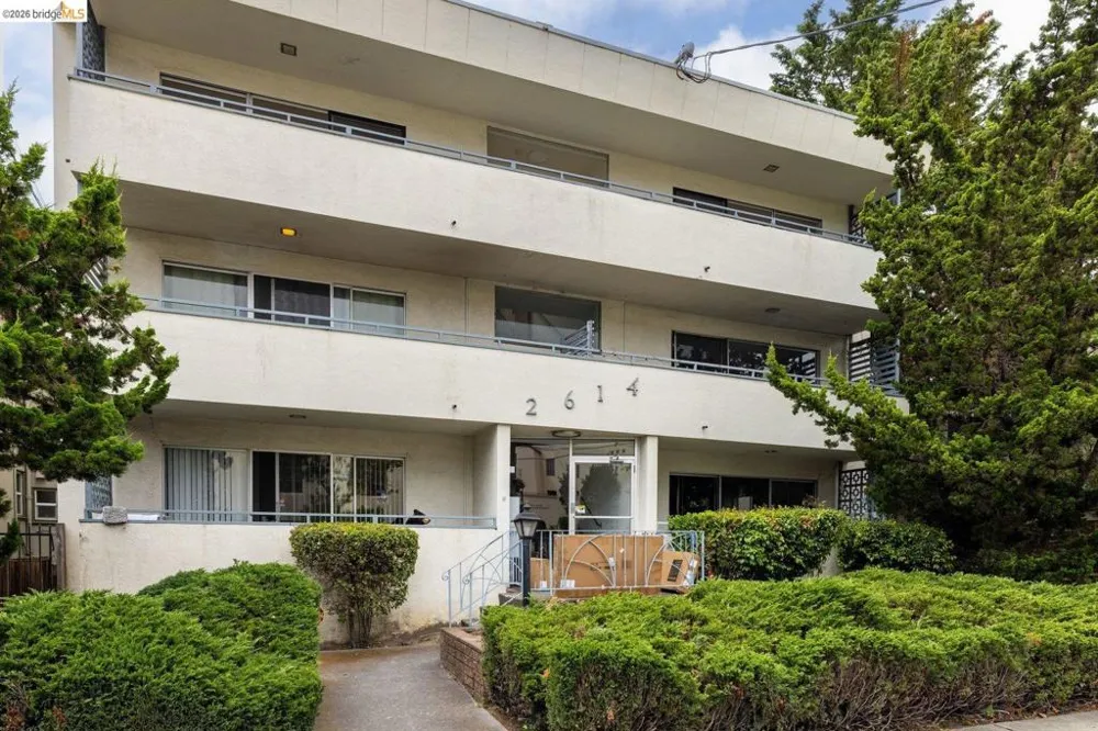 2614 Warring St #9 Berkeley, CA 94704