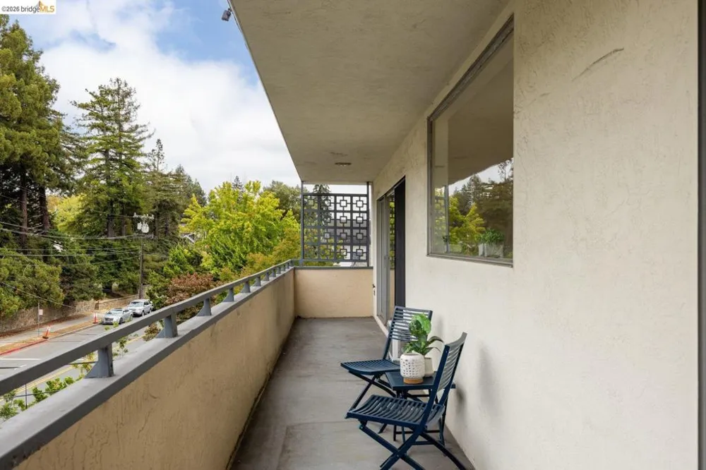 2614 Warring St #9 Berkeley, CA 94704