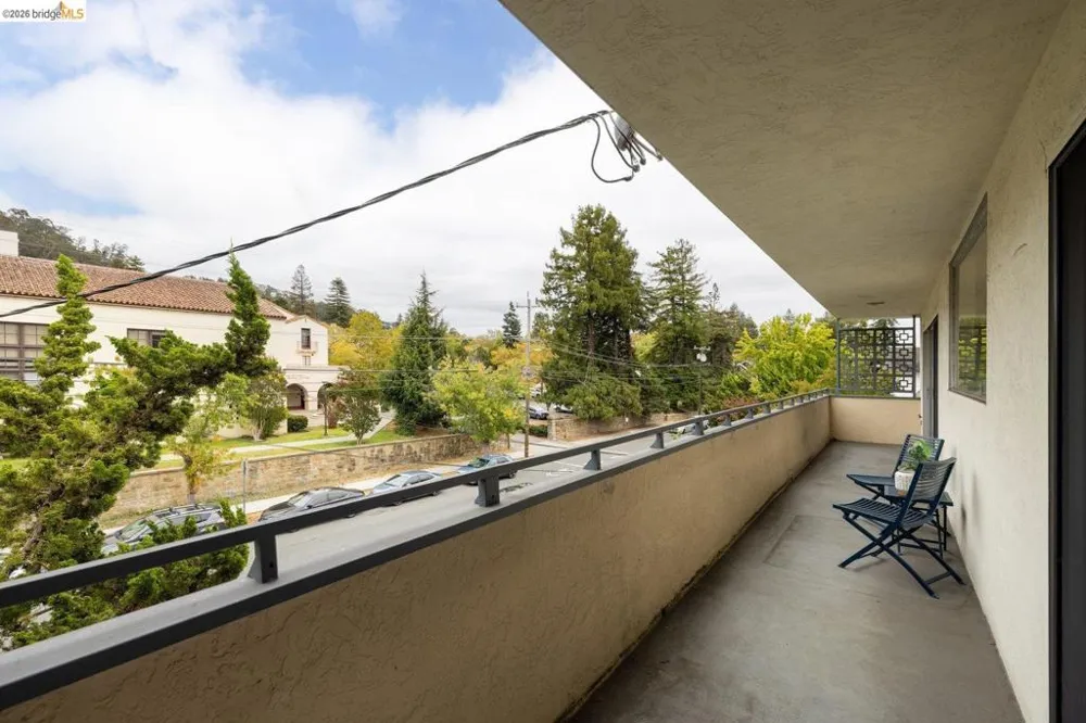 2614 Warring St #9 Berkeley, CA 94704