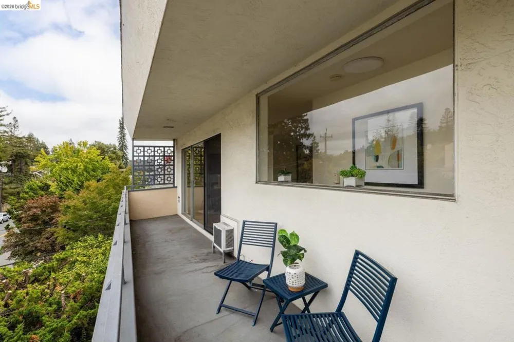 2614 Warring St #9 Berkeley, CA 94704