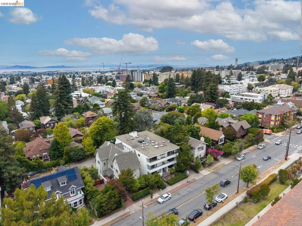 2614 Warring St #9 Berkeley, CA 94704