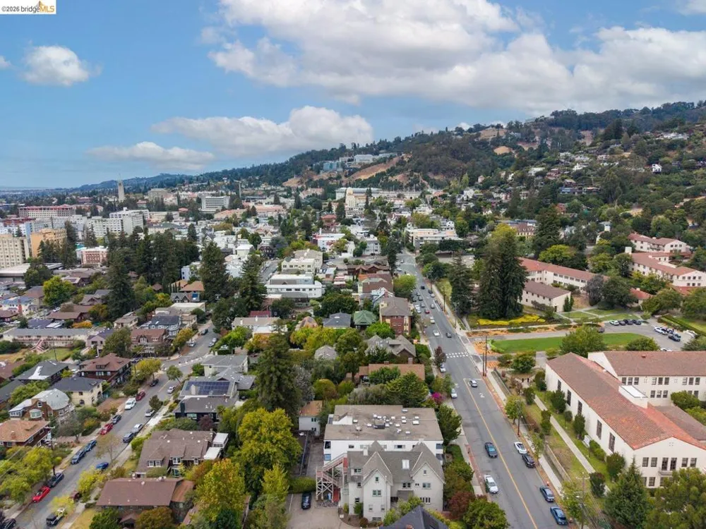 2614 Warring St #9 Berkeley, CA 94704