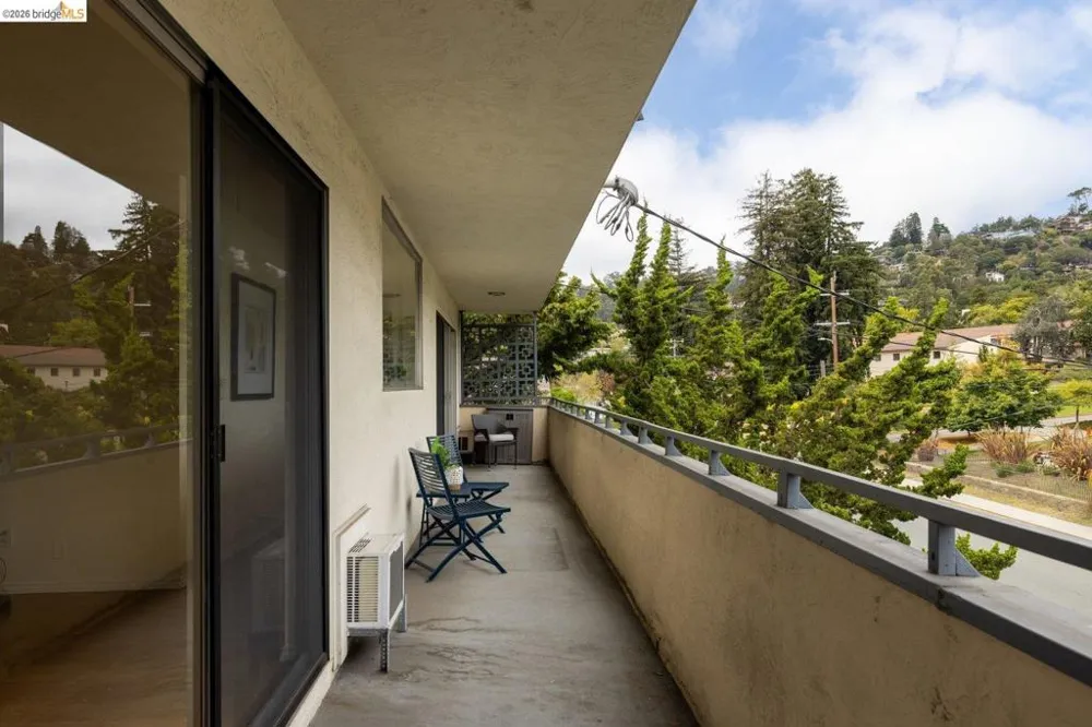 2614 Warring St #9 Berkeley, CA 94704