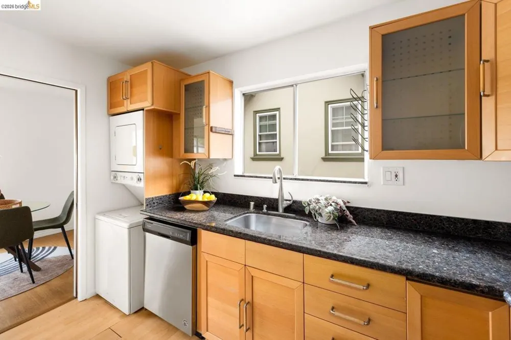 2614 Warring St #9 Berkeley, CA 94704