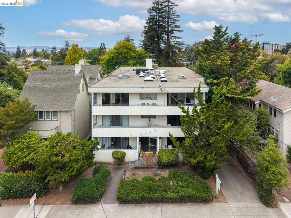 2614 Warring St #9 Berkeley, CA 94704