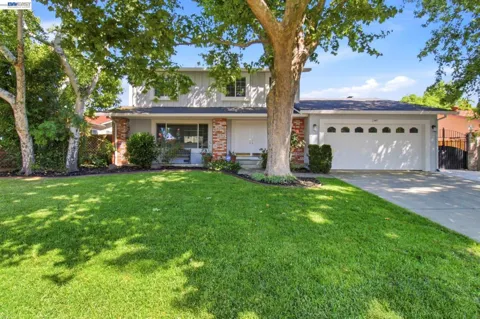 2867 Winthrop Ave.