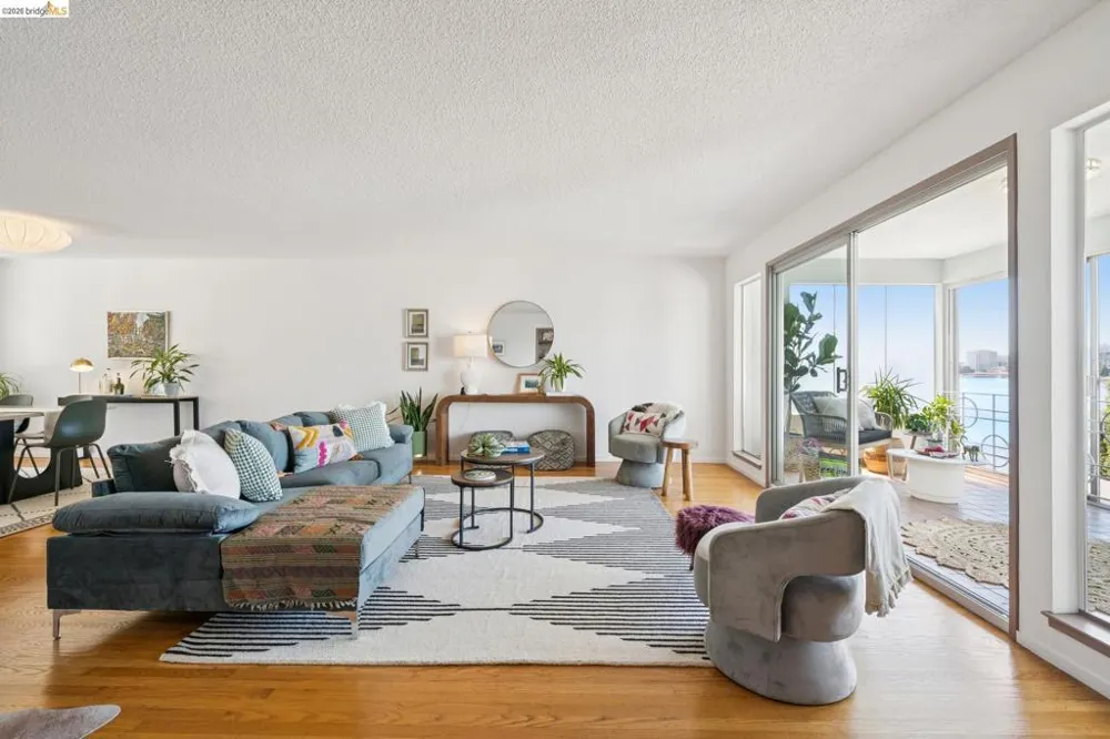 2324 Lakeshore Ave #6 Oakland, CA 94606