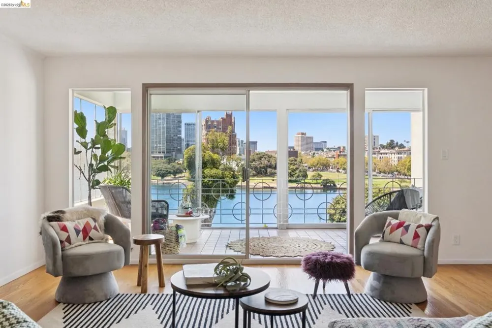 2324 Lakeshore Ave #6 Oakland, CA 94606
