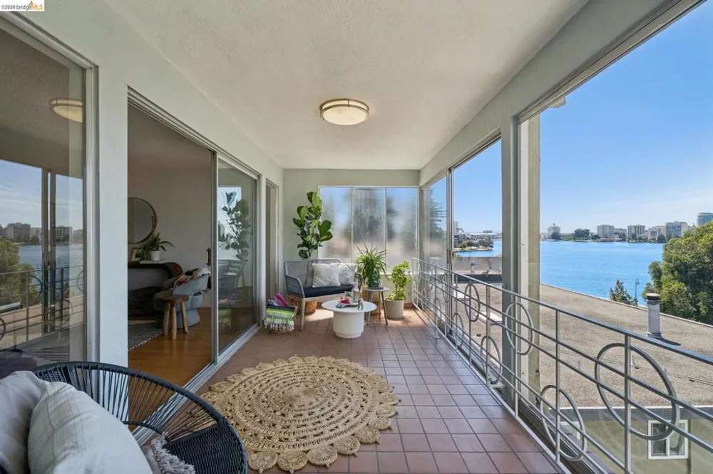2324 Lakeshore Ave #6 Oakland, CA 94606