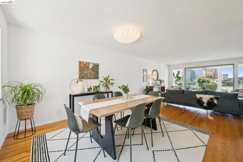 2324 Lakeshore Ave #6 Oakland, CA 94606